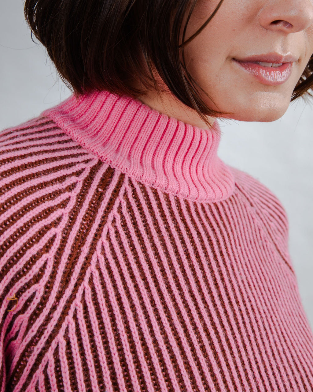 Bicolor Wool Cropped Sweater Pink