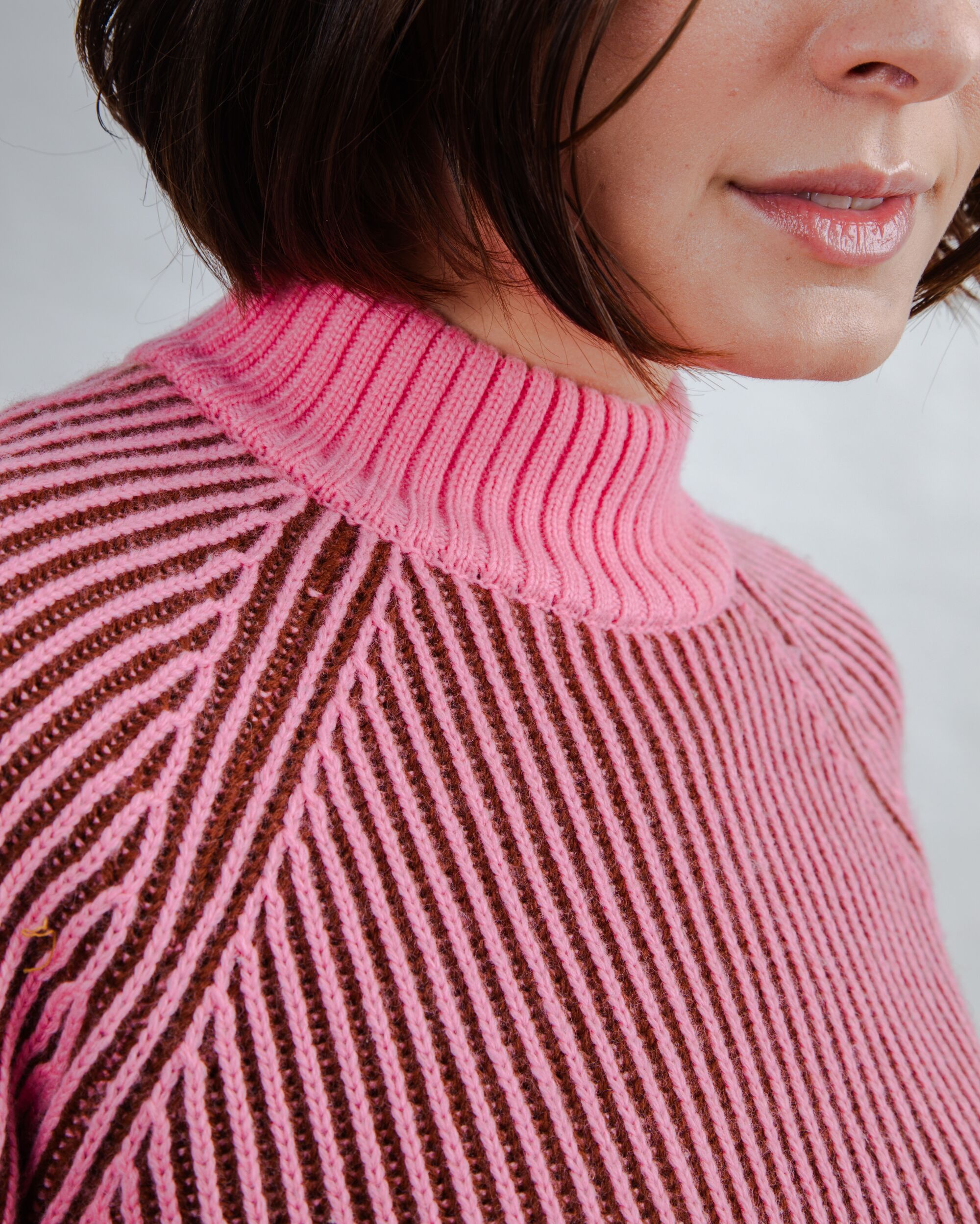 Bicolor Wool Cropped Sweater Pink