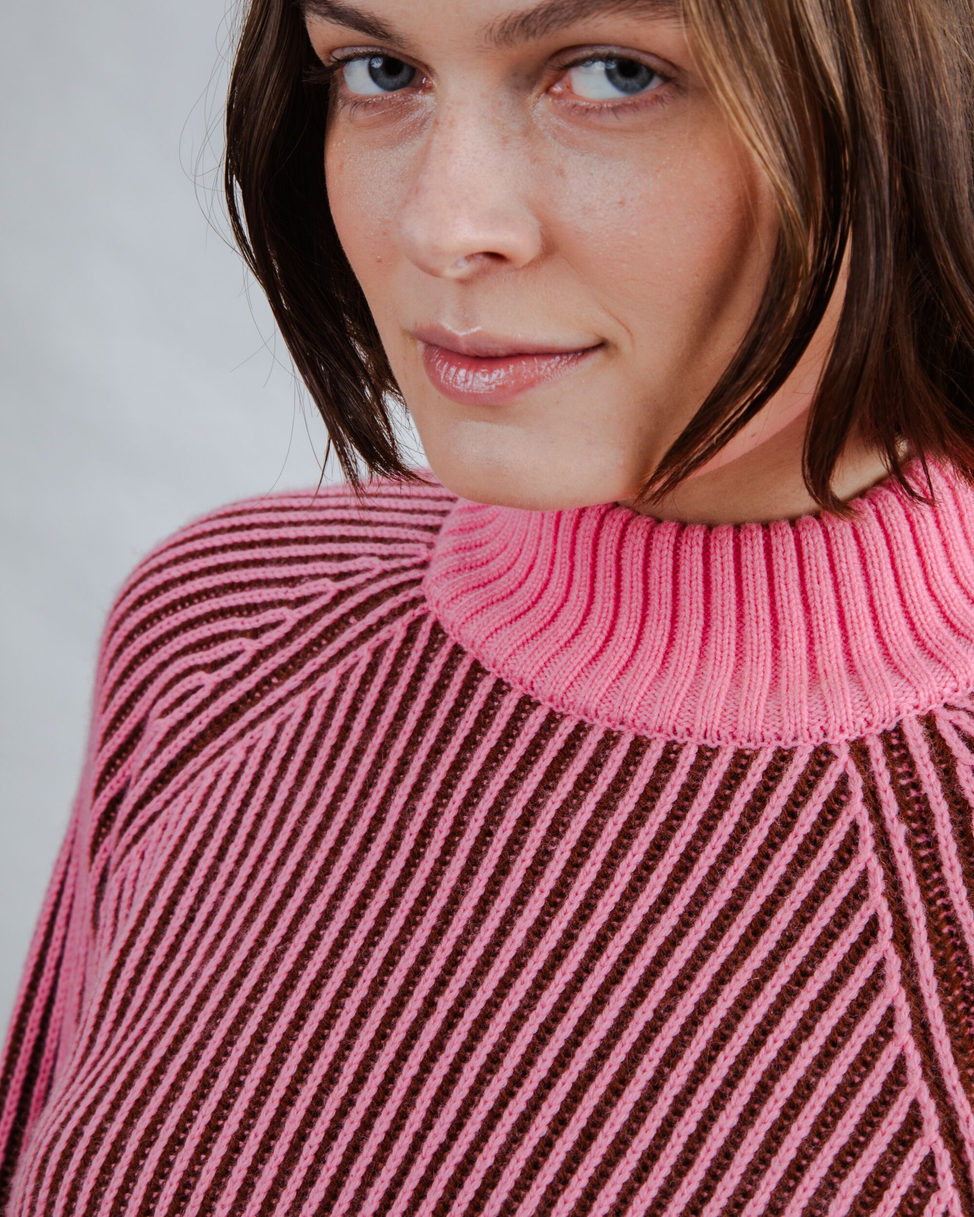 Bicolor Wool Cropped Sweater Pink