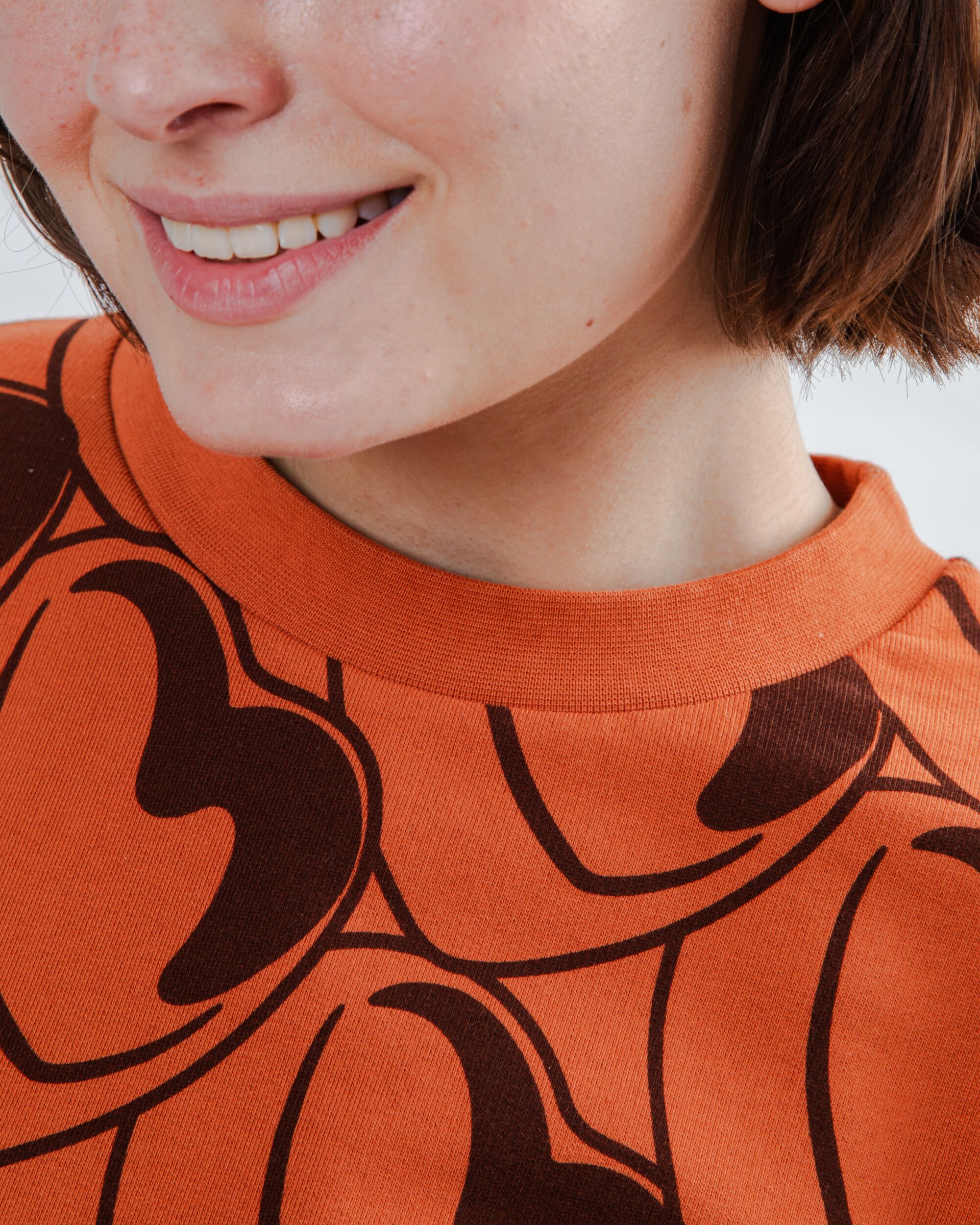 Bombon Allover Rounded Sweatshirt Brown